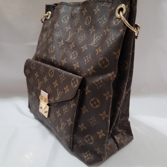 Purse - Picture 3 of 16